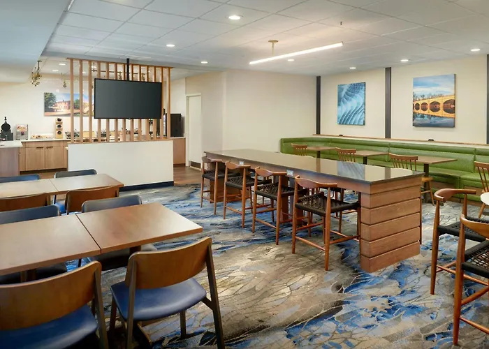 Fairfield Inn & Suites By Marriott Frederick
