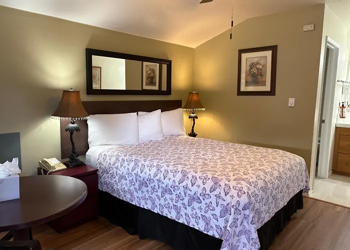 Bide-A-Wee Inn And Cottages
