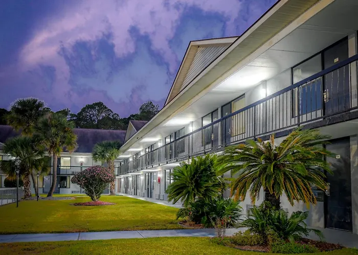 Super 8 By Wyndham Hardeeville - Savannah North