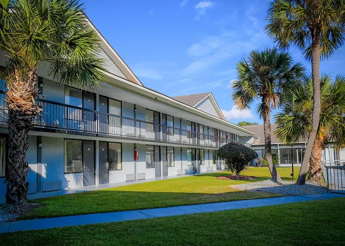 Super 8 By Wyndham Hardeeville - Savannah North