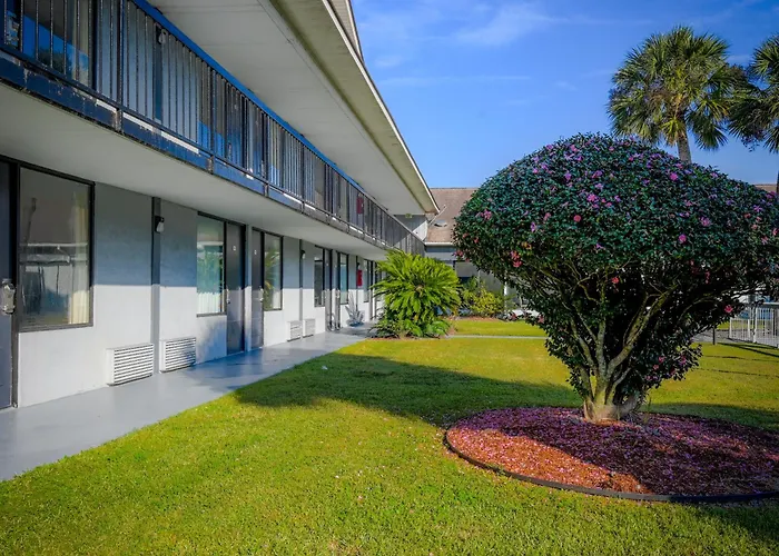 Super 8 By Wyndham Hardeeville - Savannah North