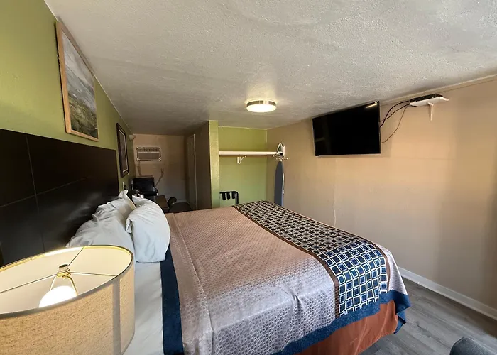 Executive Inn & Kitchenette Suites-Eagle Pass