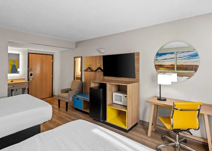 Days Inn By Wyndham Ames