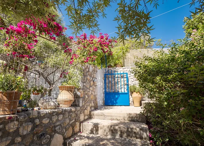 Finikas Resort Sfakia - Seaside Rooms