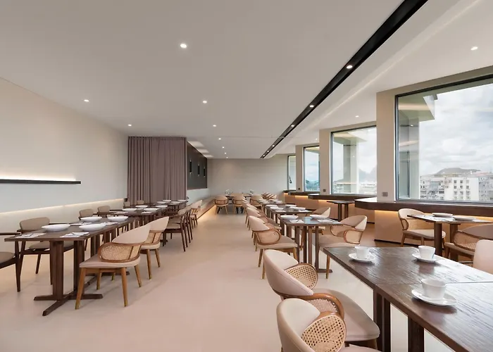Riverbank Hotel
