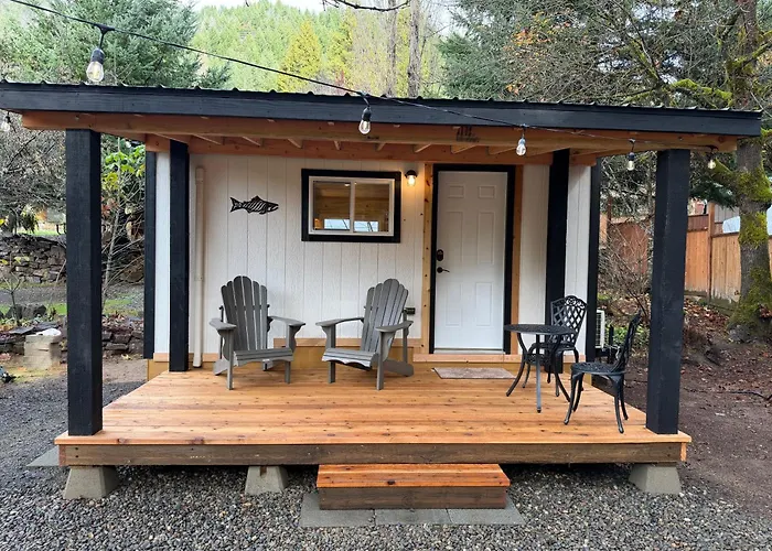Umpqua'S Last Resort - Wilderness Cabins, Rv Park & Glamping