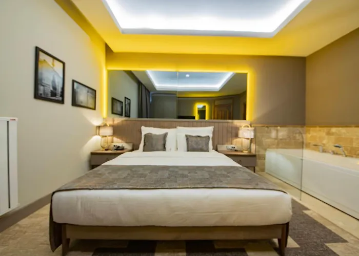 Four Mansions Hotel