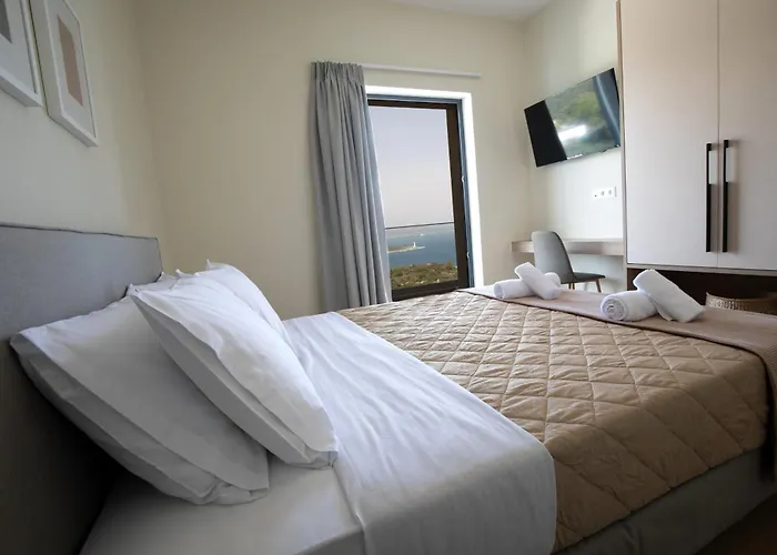 Trinasus Hotel