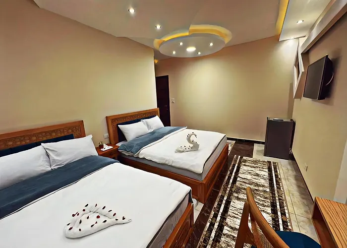 Pyramids Crypt Hotel