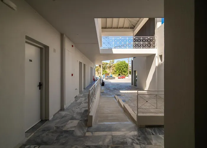 Finikounda Hotel
