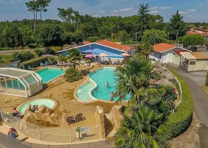Zecamping 4 Etoiles Piscine Couverte Locatif Tv Clim 20M2