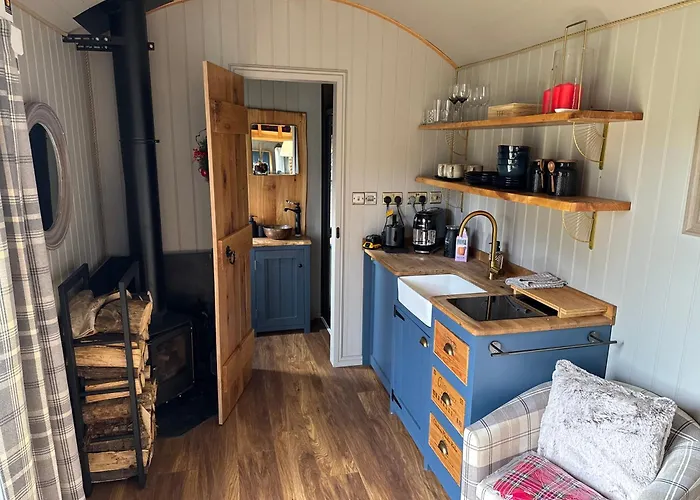 Acorn Hideaway
