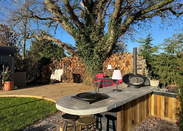 Acorn Hideaway