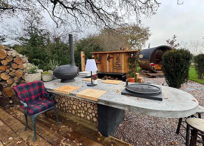 Acorn Hideaway