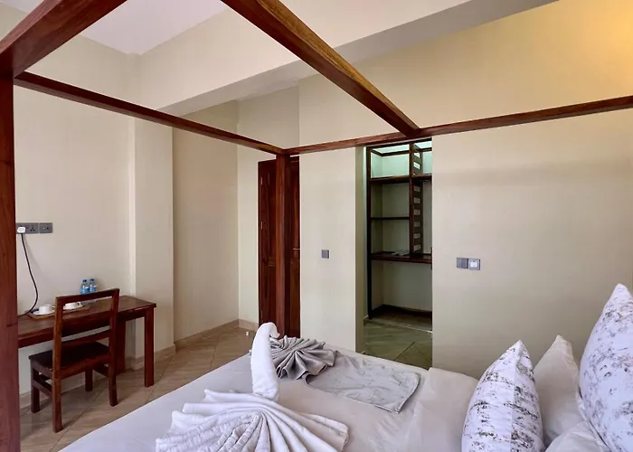 Skylark Hotel