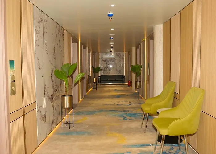 Hotel Aroma Inn