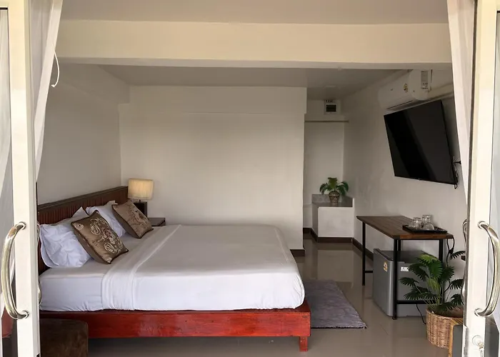 Baanphutawanlanta Resort & Cafe
