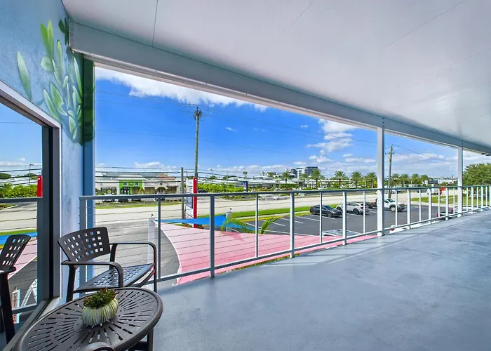 Minutes To Port! Loft Near Dining & Fun -Unit 207
