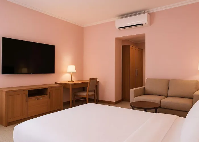 Grande Rosaline Hotel
