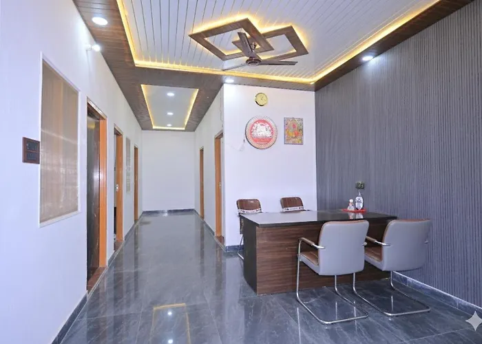 Monishka Palace Homestay - Ayodhya