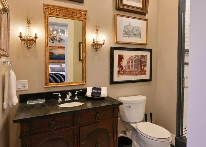 Magnolia Hall - Armstrong Suite - King Suite