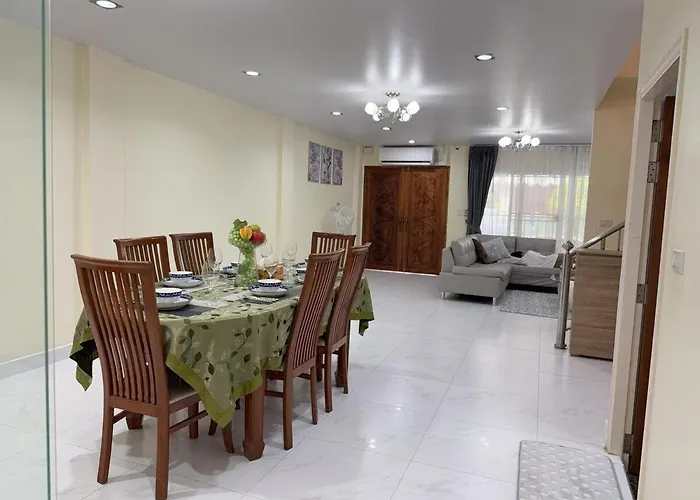 Family House Patong - Homestay