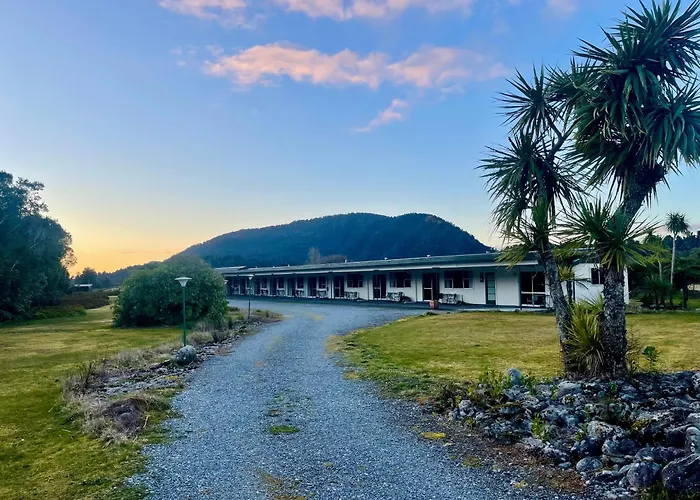 Glacier View Motel