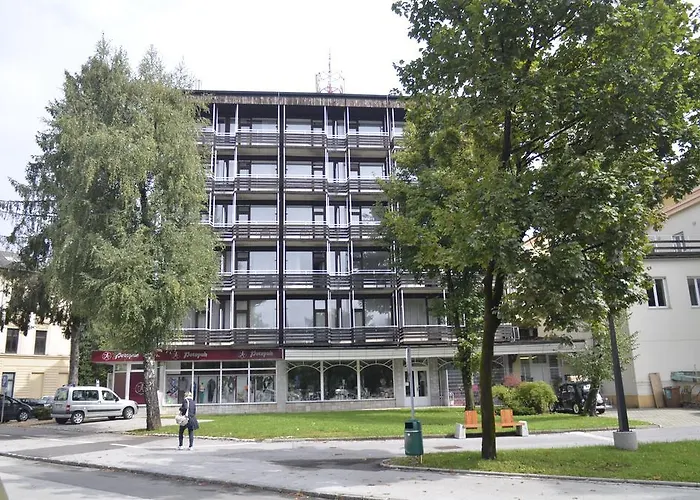 Grajski Dvor
