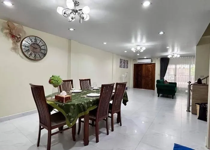 Family House Patong - Homestay