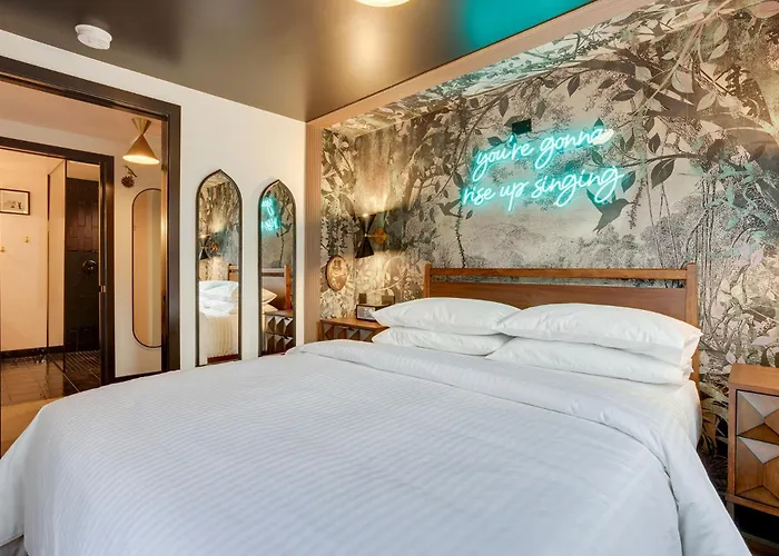 The Armstrong At The Louie Boutique Motel, Walk To Everything! Dog Friendly!