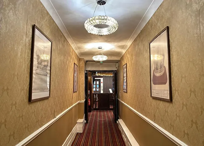 Crown Hotel - Stone, Near Stoke-On-Trent By Oyo