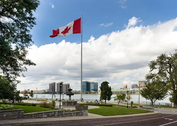 Holiday Inn Express Windsor Waterfront By Ihg