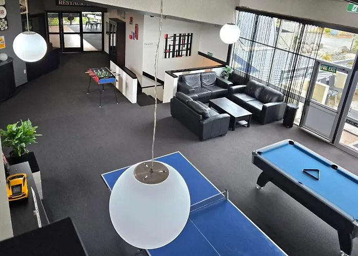 Fiordland Hotel