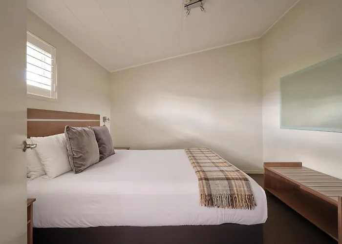 Suncourt Hotel & Conference Centre