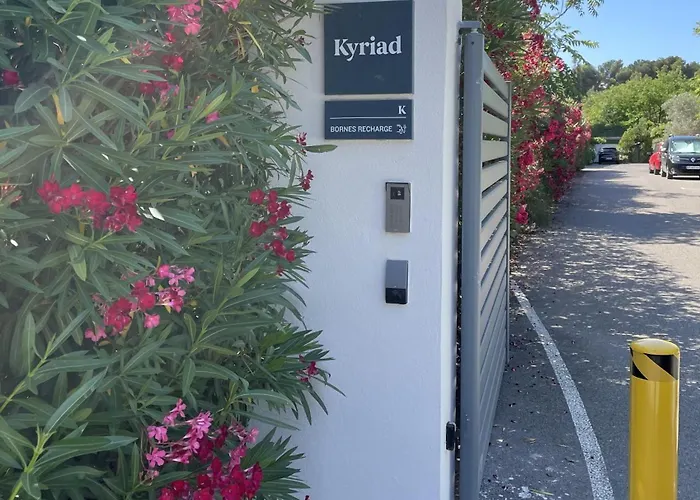Kyriad Martigues Sud
