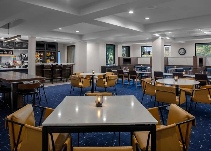 Courtyard By Marriott Richmond Northwest