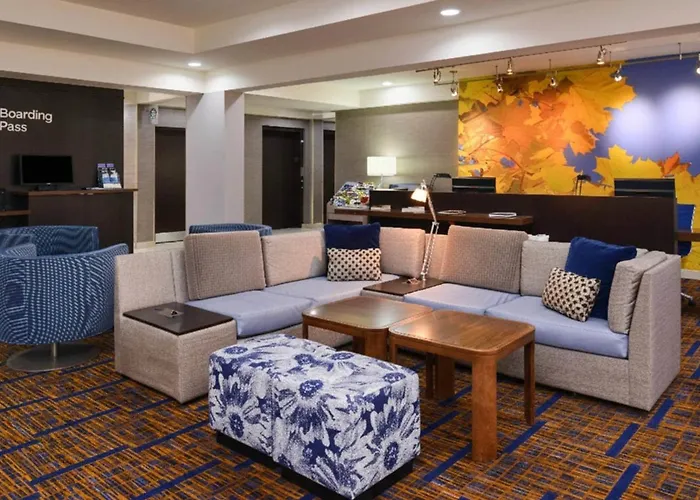 Country Inn & Suites By Radisson, Brown Deer - Milwaukee North