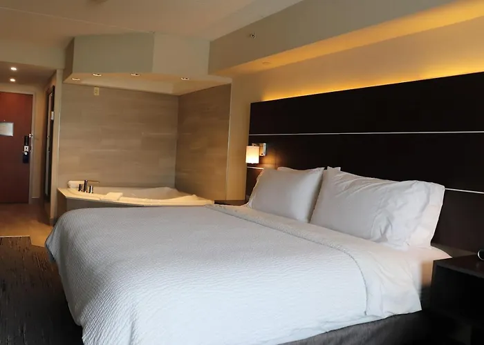 Holiday Inn Express Brampton By Ihg