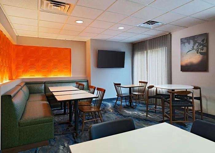 Fairfield Inn & Suites By Marriott Edison - South Plainfield