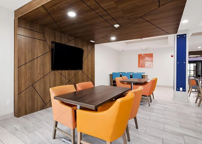 Holiday Inn Express Hotel And Suites Kingsville By Ihg