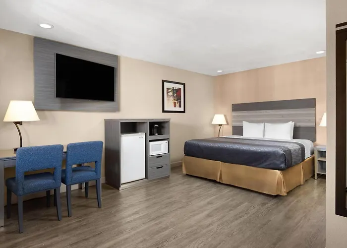 Travelodge By Wyndham Banning Casino And Outlet Mall