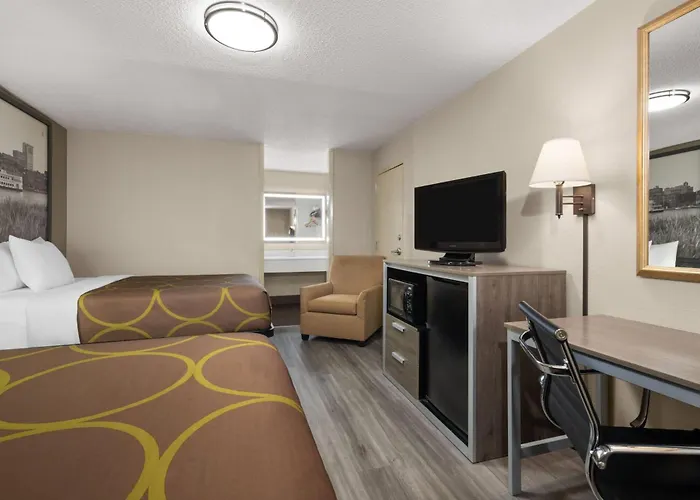 Super 8 By Wyndham Macon West