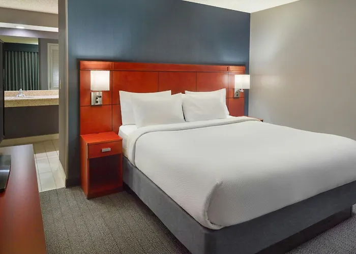 Courtyard By Marriott Frederick