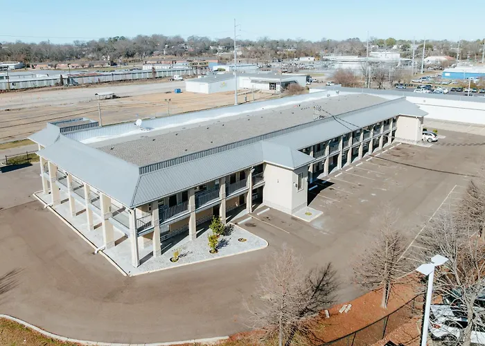 Super 8 By Wyndham Jackson Ms Near The Fairgrounds