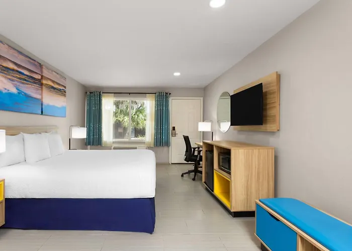 Days Inn By Wyndham Fort Myers Springs Resort