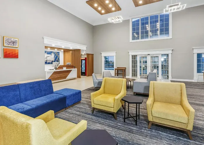 Holiday Inn Express Hotel & Suites Bloomington-Normal University Area By Ihg