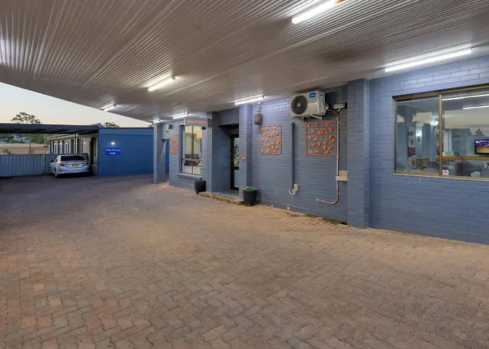 Moonraker Motor Inn