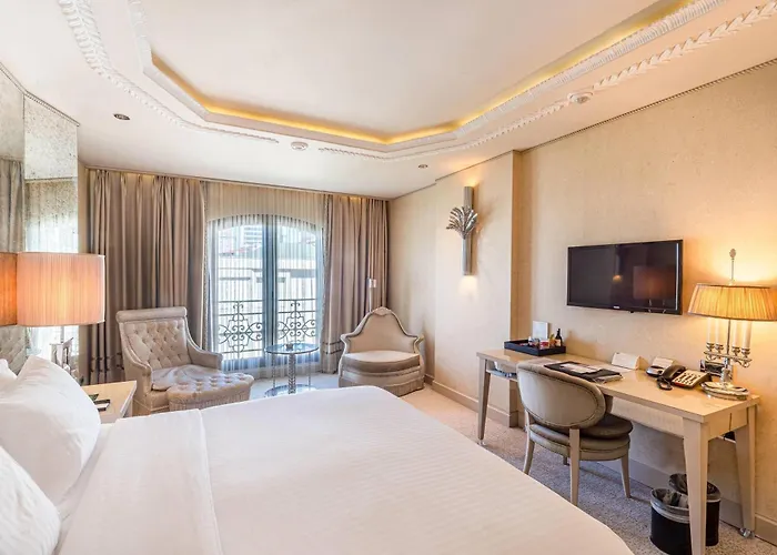 Wyndham Grand Istanbul Kalamis Marina Hotel
