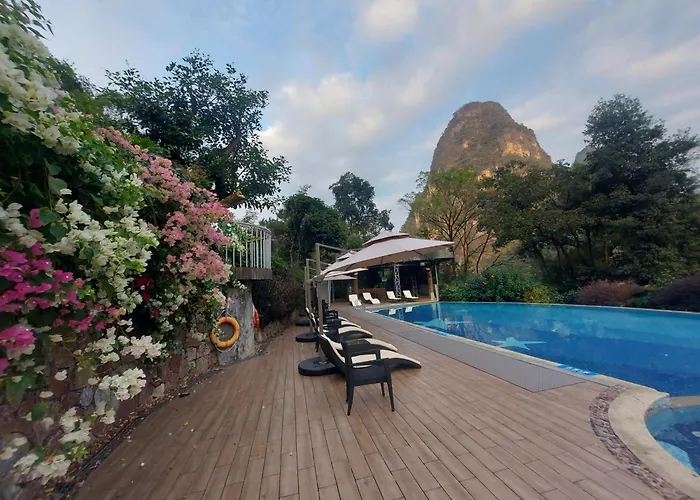 Yangshuo Li River Resort