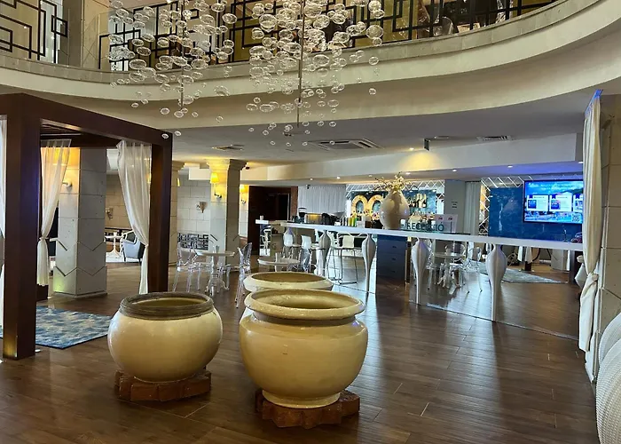 Hotel Cascade Resort & Spa